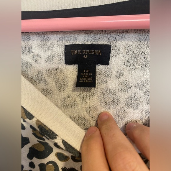 True Religion Leopard Boyfriend Pullover Size Large - Picture 5 of 9